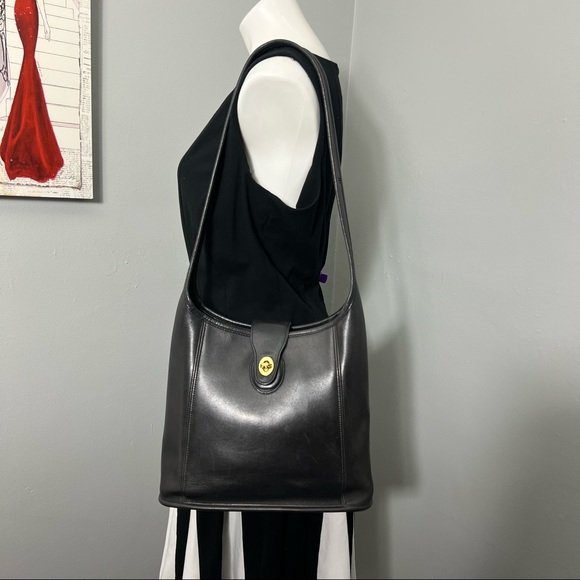 Coach Handbags - Coach Turn Lock Shoulder Hobo Bag
